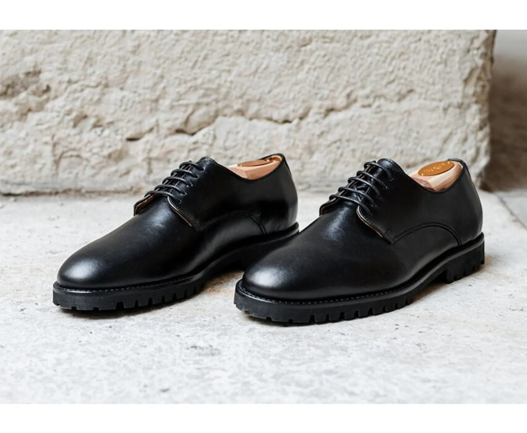 Bexley Derby Shoes | Black Derby Shoes - Rubber Outsole - Bushey Gomme | Blackblack With Black Waistband